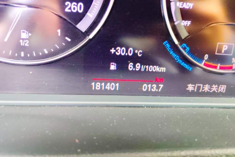 Used BMW X1 2020 sDrive25Li Leading Model Odometer Close Up