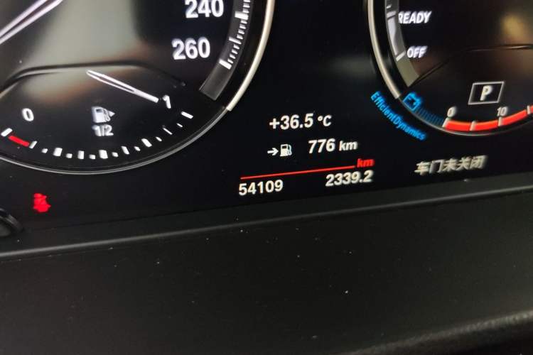 Used BMW X1 2020 sDrive25Li Leading Model Odometer Close Up