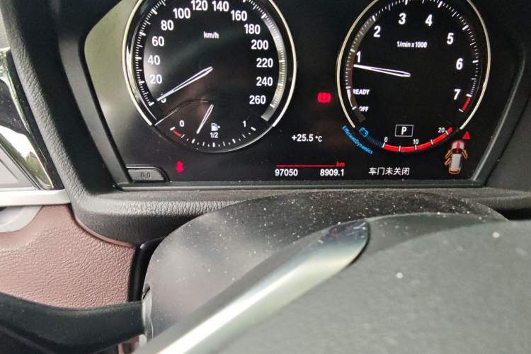 Used BMW X1 2020 sDrive25Li Leading Model Odometer Close Up