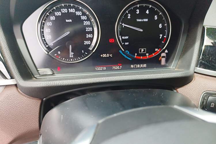 Used BMW X1 2020 sDrive25Li Leading Model Odometer Close Up