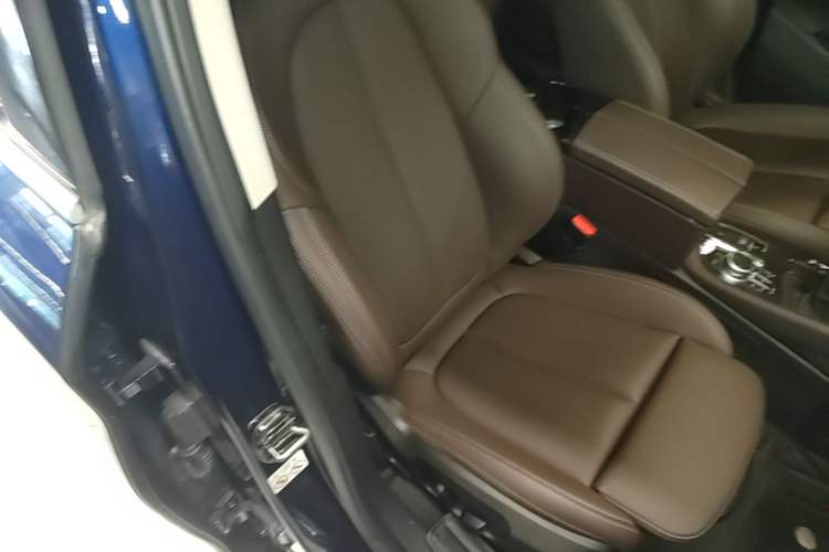 Used BMW X1 2020 sDrive25Li Leading Model Right Front Seat