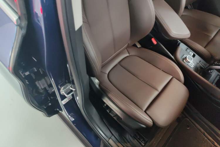 Used BMW X1 2020 sDrive25Li Leading Model Right Front Seat