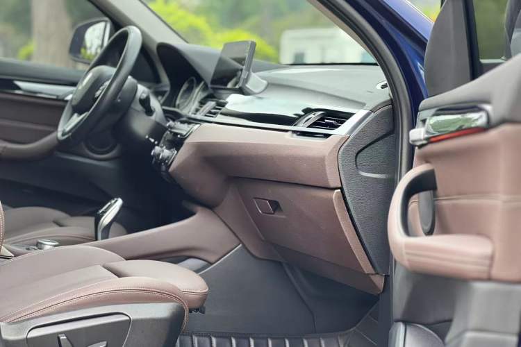 Used BMW X1 2020 sDrive25Li Leading Model Right Front Seat