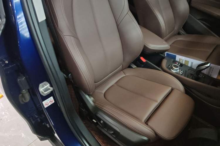 Used BMW X1 2020 sDrive25Li Leading Model Right Front Seat