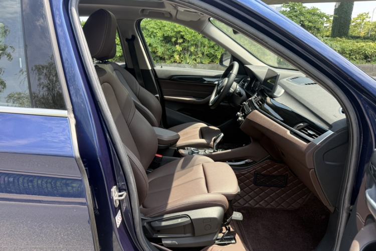 Used BMW X1 2020 sDrive20Li Premium Edition Right Front Seat
