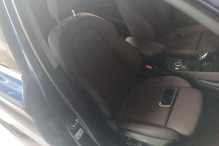 Used BMW X1 2020 sDrive25Li Leading Model Right Front Seat