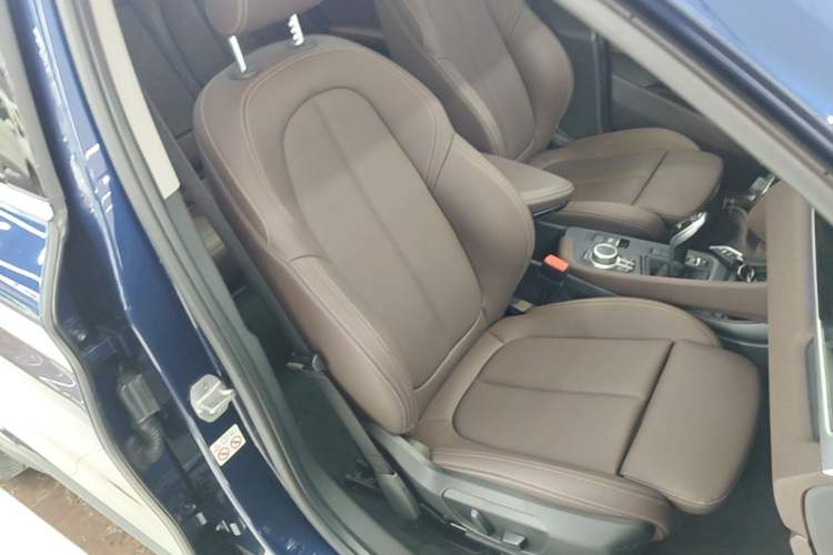 Used BMW X1 2020 sDrive25Li Leading Model Right Front Seat