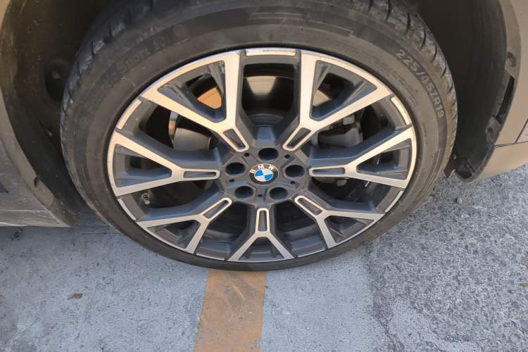 Used BMW X1 2020 xDrive25Li Luxury Edition Right Front Wheel Hub