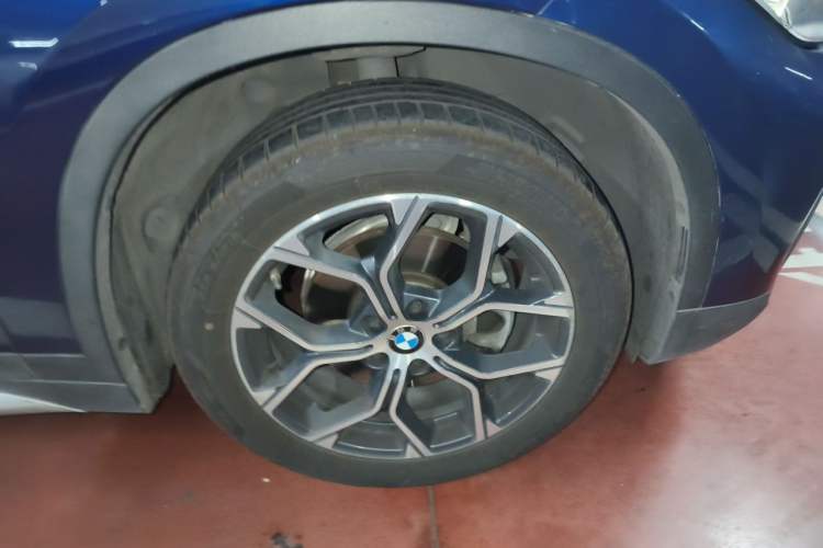 Used BMW X1 2020 sDrive20Li Premium Edition Right Front Wheel Hub