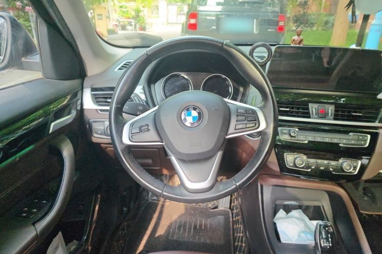 Used BMW X1 2020 sDrive25Li Leading Model Steering Wheel