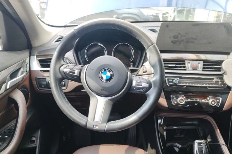 Used BMW X1 2020 xDrive25Li Luxury Edition Steering Wheel