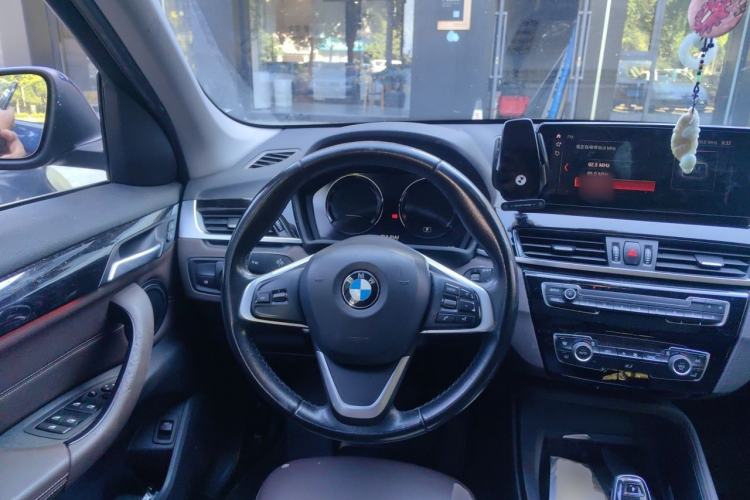 Used BMW X1 2020 sDrive25Li Leading Model Steering Wheel