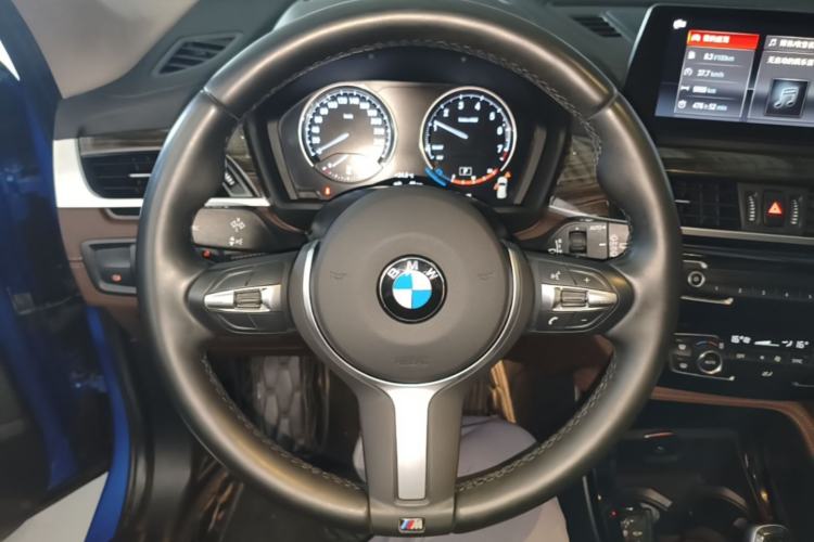 Used BMW X1 2020 xDrive25Li Luxury Edition Steering Wheel