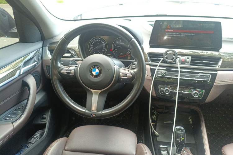 Used BMW X1 2020 xDrive25Li Luxury Edition Steering Wheel