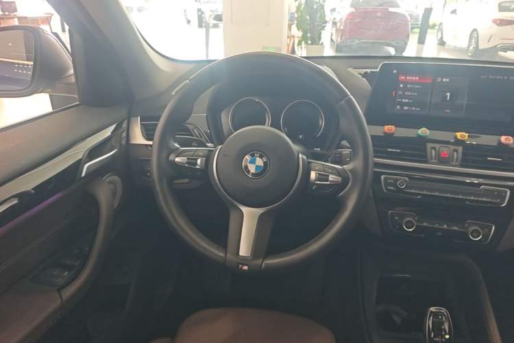 Used BMW X1 2020 sDrive25Li Leading Model Steering Wheel