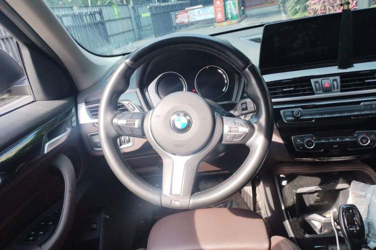 Used BMW X1 2020 sDrive20Li Premium Edition Steering Wheel