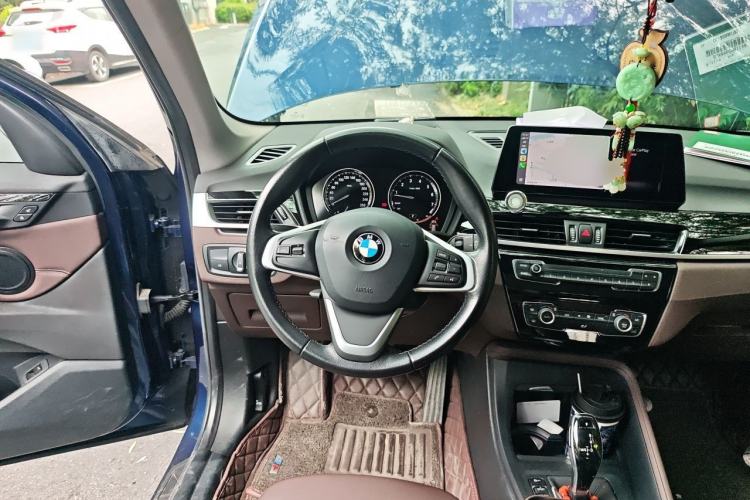 Used BMW X1 2020 sDrive25Li Leading Model Steering Wheel