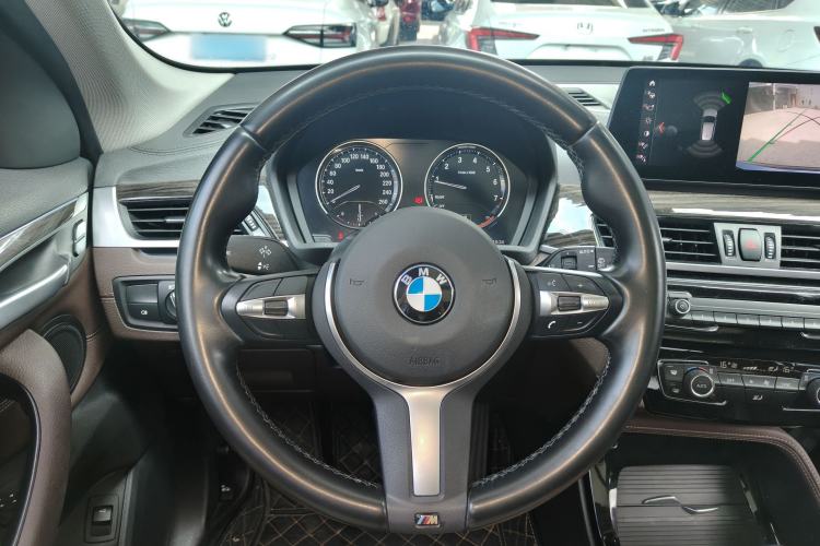 Used BMW X1 2020 xDrive25Li Luxury Edition Steering Wheel