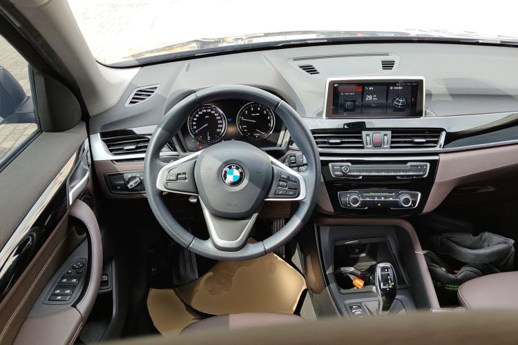 Used BMW X1 2020 sDrive20Li Fashion Model Steering Wheel