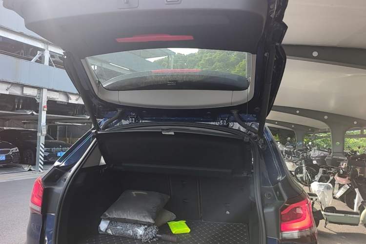 Used BMW X1 2020 sDrive25Li Leading Model Trunk