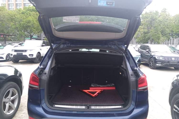 Used BMW X1 2020 sDrive25Li Leading Model Trunk