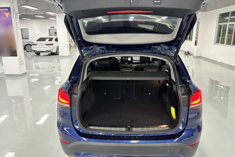 Used BMW X1 2020 sDrive25Li Leading Model Trunk
