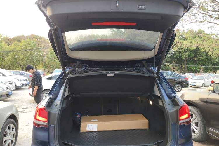 Used BMW X1 2020 sDrive25Li Leading Model Trunk