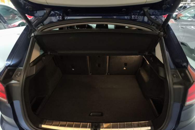Used BMW X1 2020 sDrive25Li Leading Model Trunk
