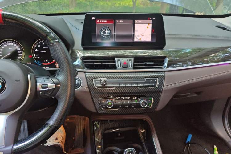 Used BMW X1 2020 xDrive25Li Luxury Edition Audio And AC Panel