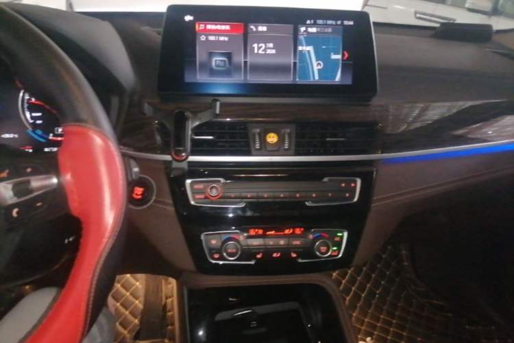 Used BMW X1 2020 xDrive25Li Luxury Edition Audio And AC Panel