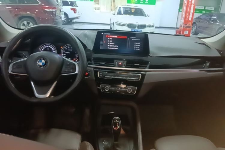 Used BMW X1 2020 sDrive25Li Leading Model Center Console