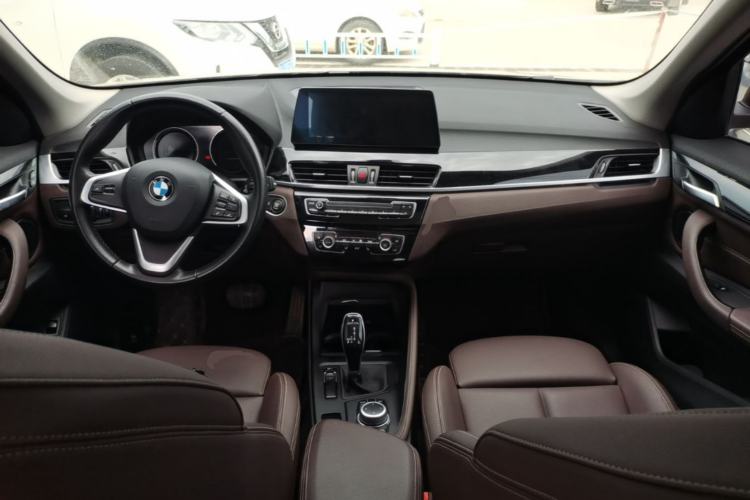 Used BMW X1 2020 sDrive25Li Leading Model Center Console