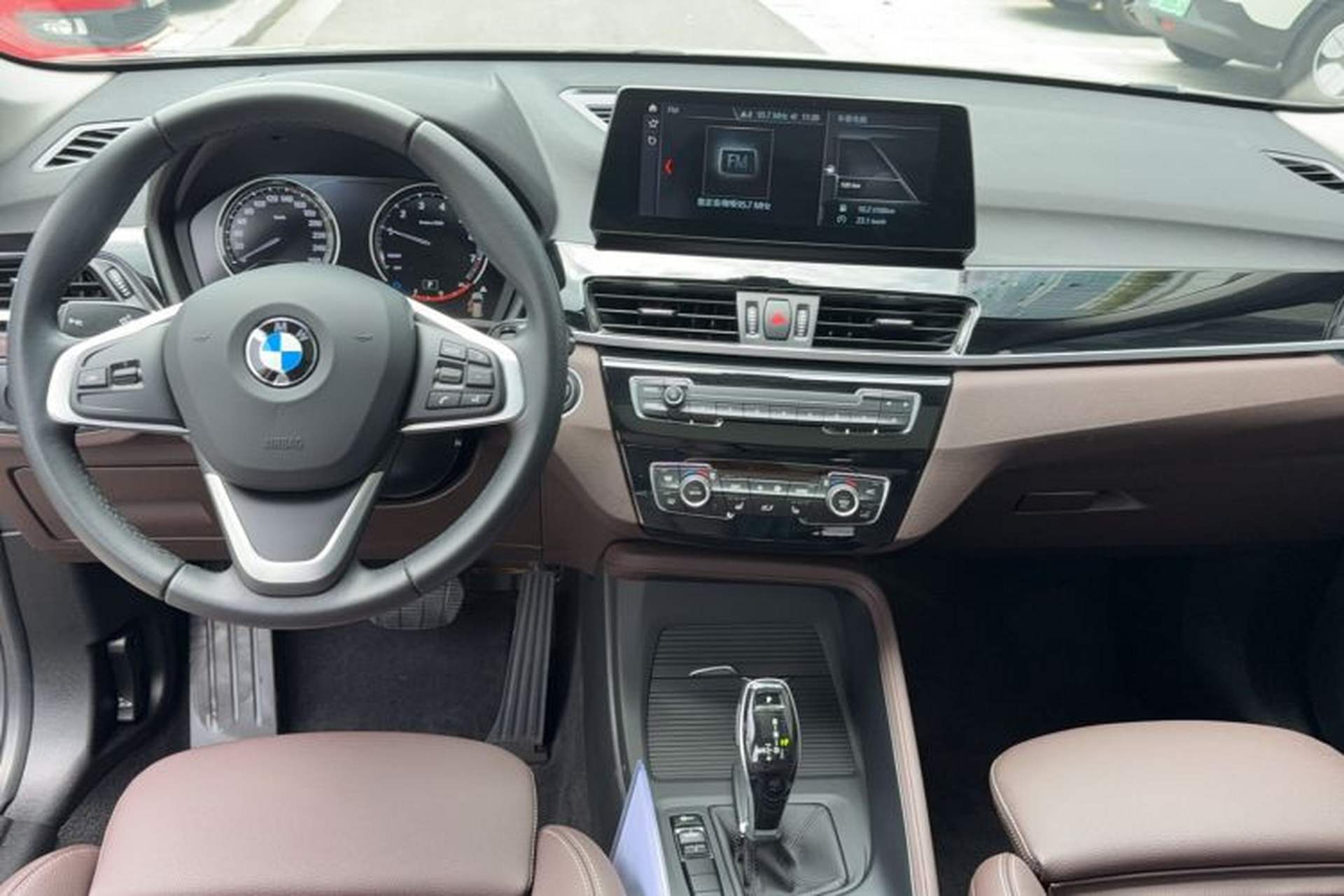 Used BMW X1 2020 sDrive25Li Leading Model Center Console
