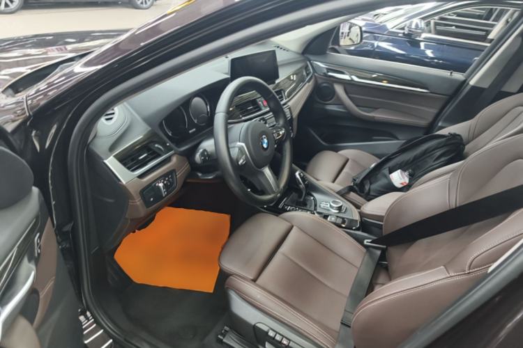 Used BMW X1 2020 xDrive25Li Luxury Edition Driver Seat