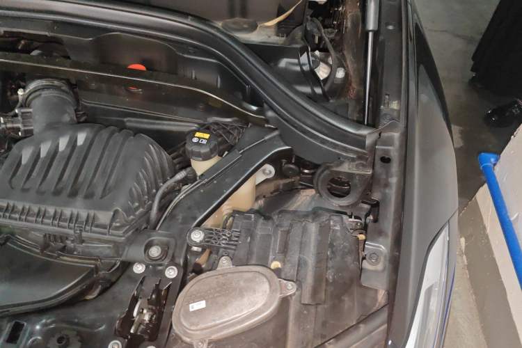 Used BMW X1 2020 sDrive20Li Premium Edition Engine Bay Left