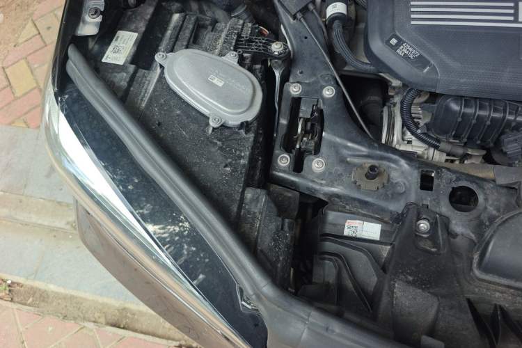 Used BMW X1 2020 sDrive20Li Premium Edition Engine Bay Right