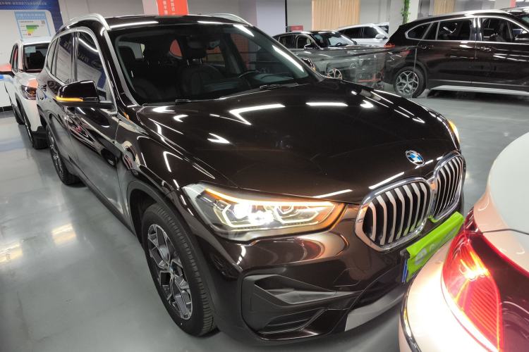 Used BMW X1 2020 sDrive25Li Leading Model Front Right 45 Deg