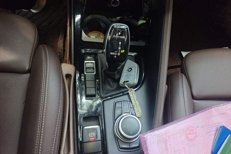 Used BMW X1 2020 sDrive20Li Premium Edition Gear Lever