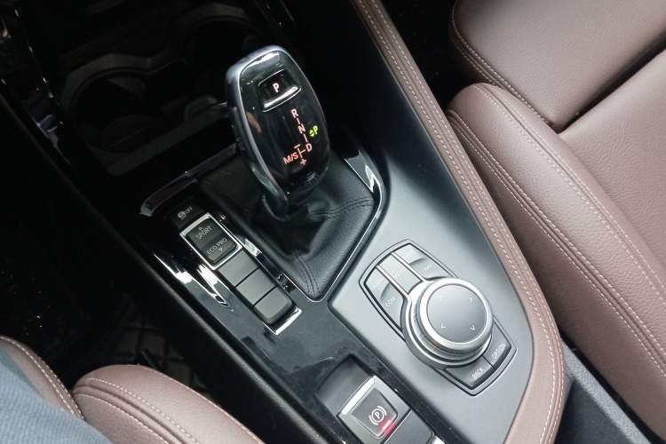 Used BMW X1 2020 sDrive20Li Premium Edition Gear Lever