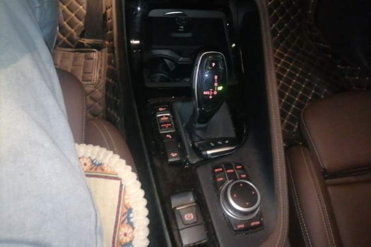 Used BMW X1 2020 xDrive25Li Luxury Edition Gear Lever