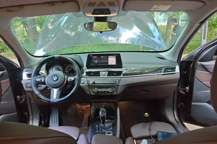 Used BMW X1 2020 xDrive25Li Luxury Edition Headliner
