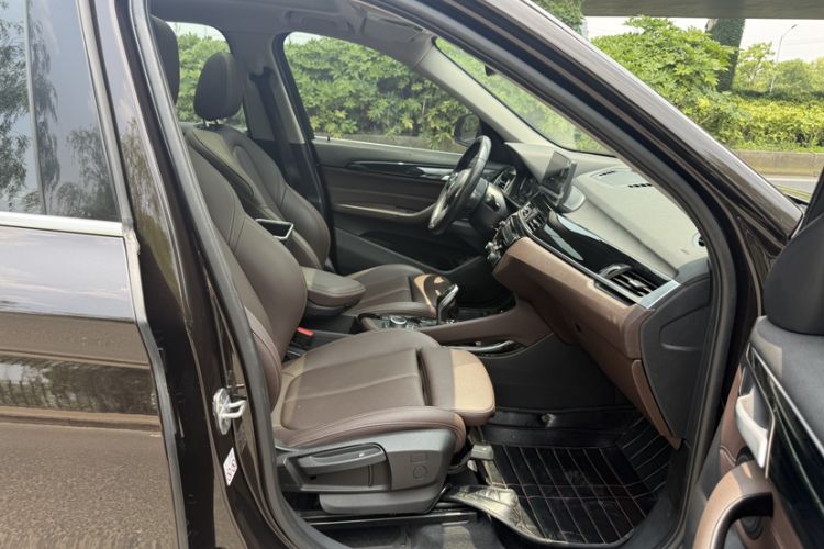 Used BMW X1 2020 sDrive20Li Premium Edition Interior 4