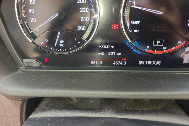 Used BMW X1 2020 sDrive20Li Premium Edition Odometer Close Up