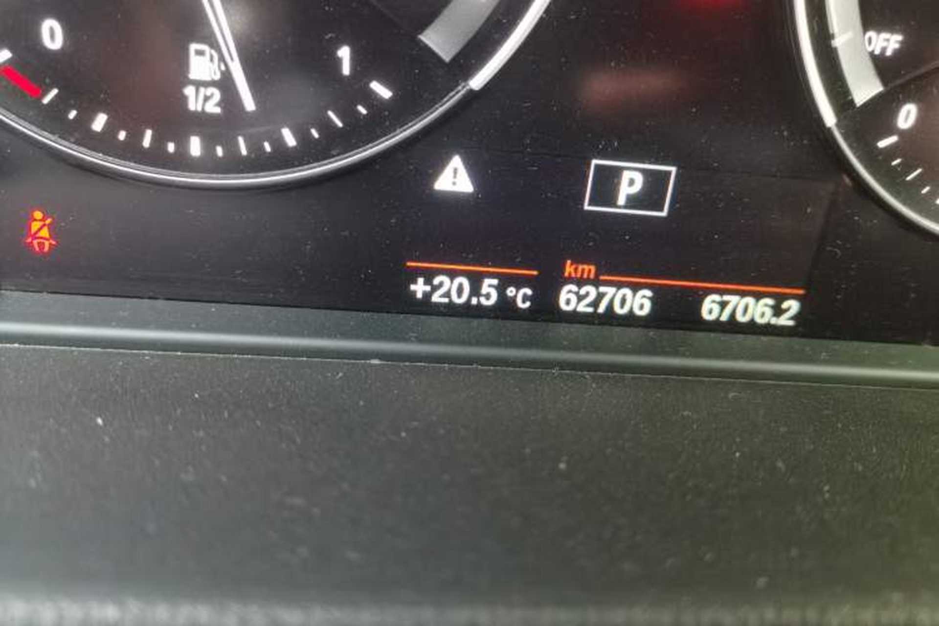 Used BMW X1 2020 sDrive20Li Fashion Model Odometer Close Up