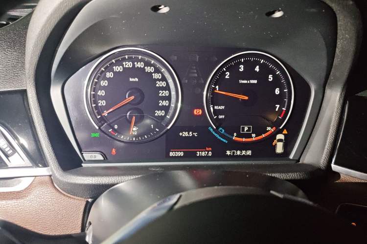 Used BMW X1 2020 sDrive25Li Leading Model Odometer Close Up