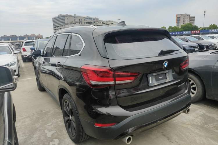 Used BMW X1 2020 sDrive20Li Fashion Model Rear Left 45 Deg