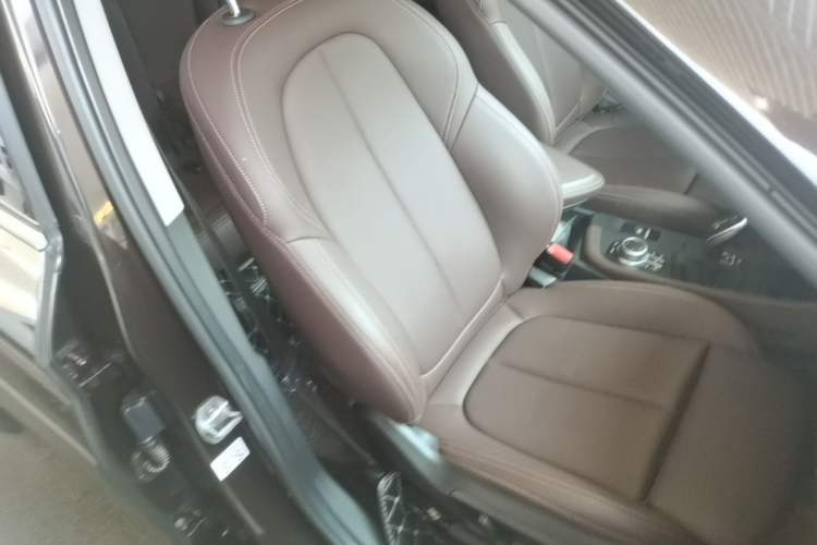 Used BMW X1 2020 sDrive25Li Leading Model Right Front Seat