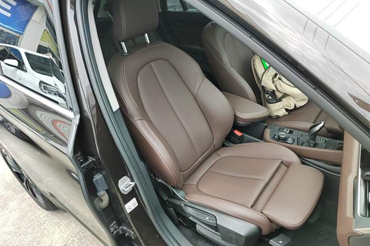 Used BMW X1 2020 sDrive20Li Fashion Model Right Front Seat
