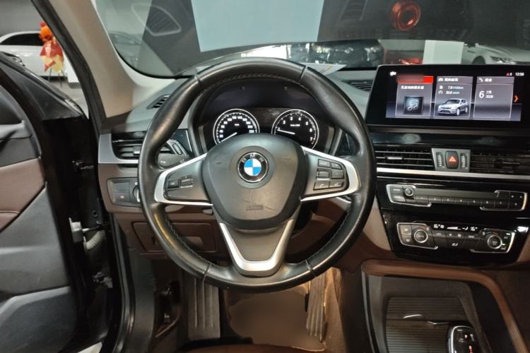 Used BMW X1 2020 sDrive25Li Leading Model Steering Wheel