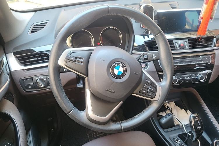 Used BMW X1 2020 sDrive20Li Fashion Model Steering Wheel